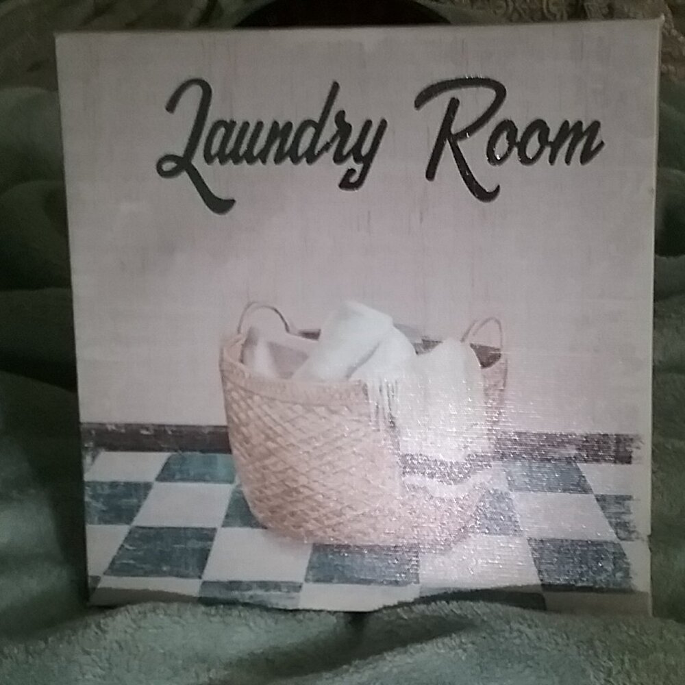 $4 if bundled w/another item! Set of 2- "Laundry Room" & "Wash and Dry Plaques